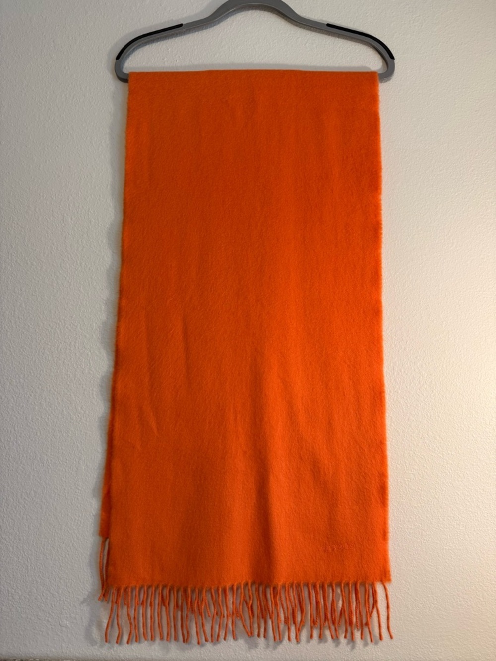 Authentic Hermès Cashmere scarf in box with ribbon - Picture 2 of 14